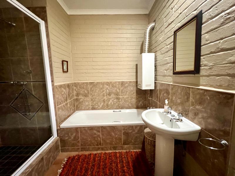 4 Bedroom Property for Sale in Fouriesburg Free State